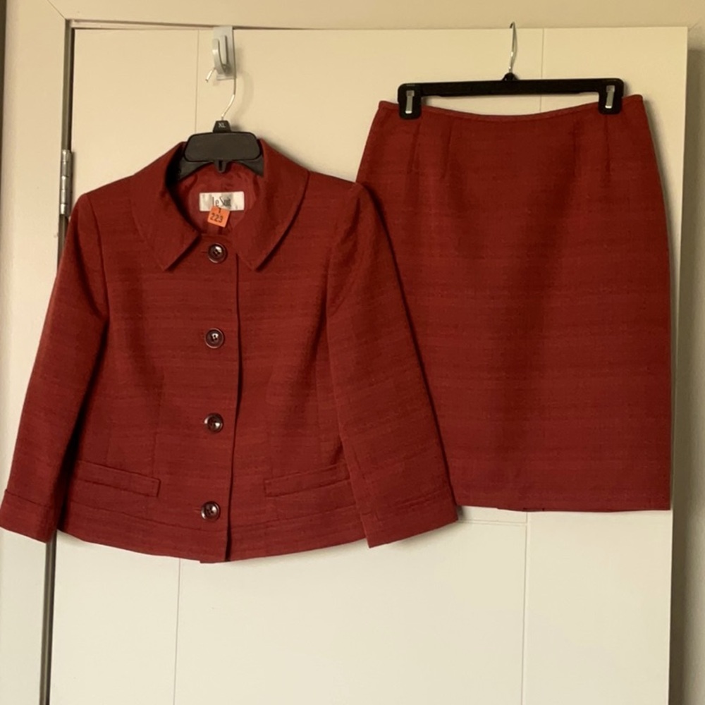 Le Suit Red Skirt Set